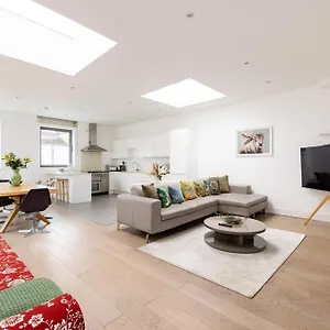 https://wild-roses-serviced-apartments-borough.cambridgehotelsuk.com